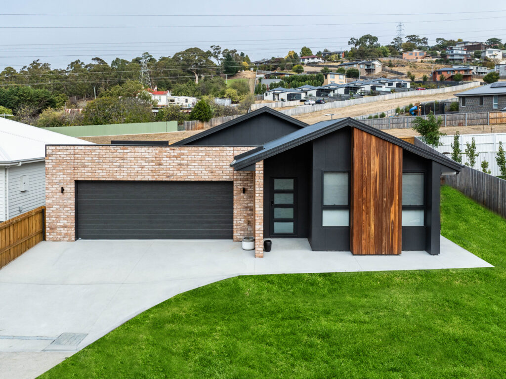 Completed residential new roof in Lenah Valley, Tasmania